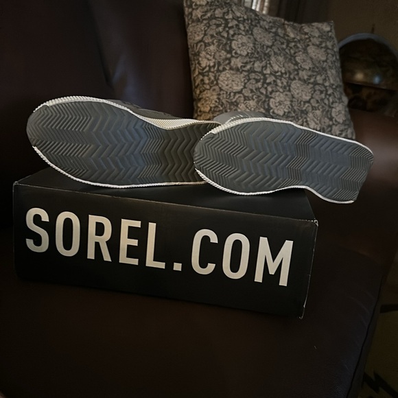 Sorel Out N About Puffy Mid Waterproof Rainboots. Silver SZ 7. NIB - Picture 6 of 6